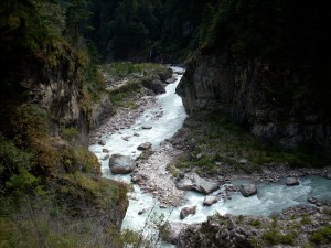Himalayan Rivers along the trail to Phakding (photo by OMer and Freedom Climber, Nancy Byrne)
